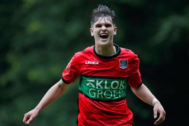 中国男篮以 中国男篮以